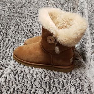 UGG Bailey Button Brown